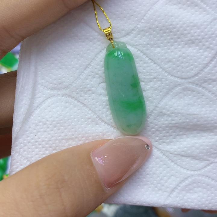 颈饰18K金镶嵌翡翠