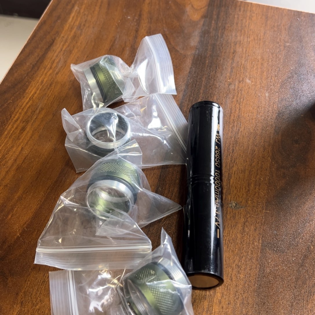 A8 A9强光照射手电加长节套餐