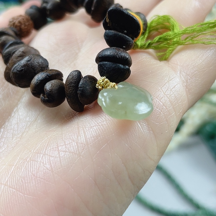 颈饰未镶嵌和田玉