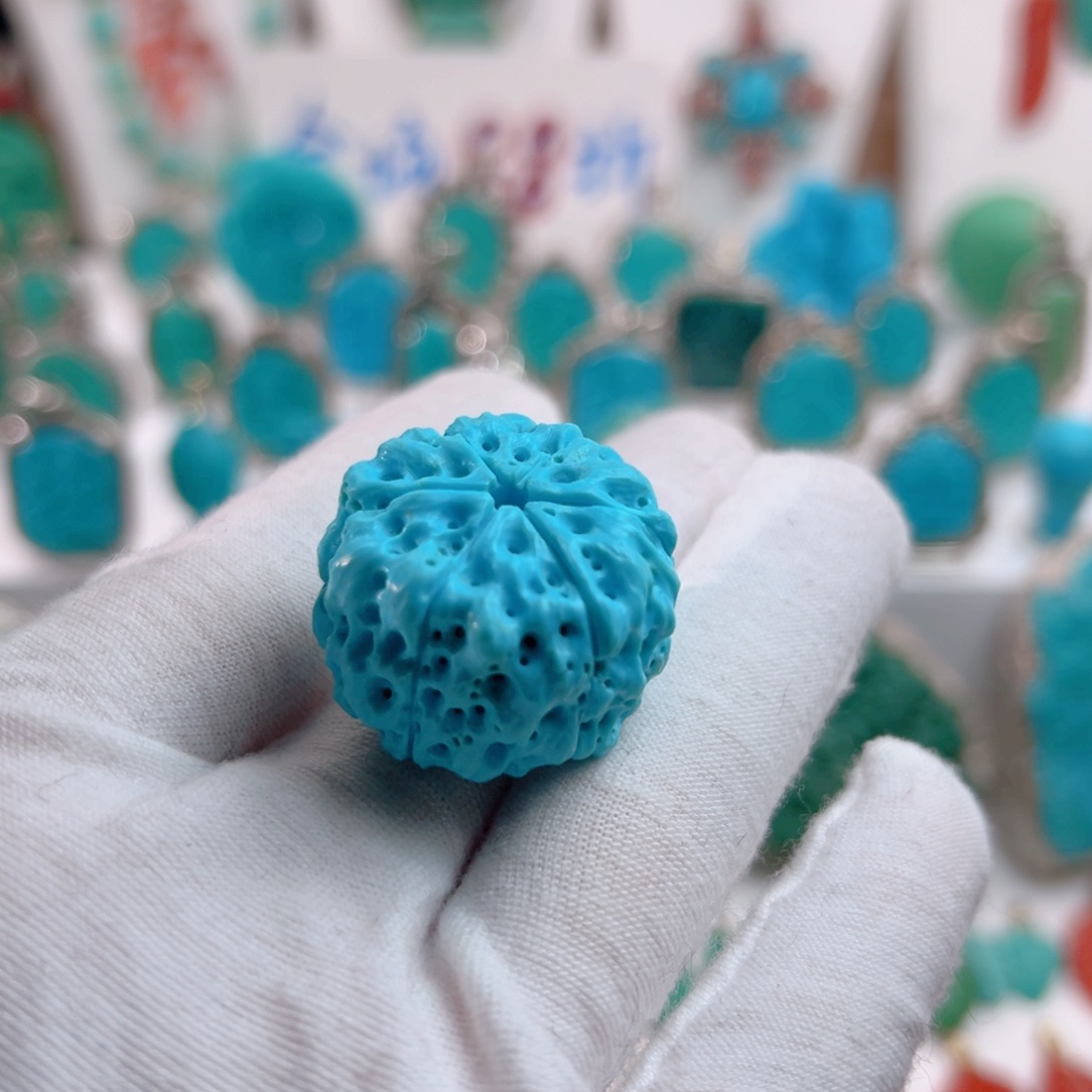 绿松石颈饰未镶嵌