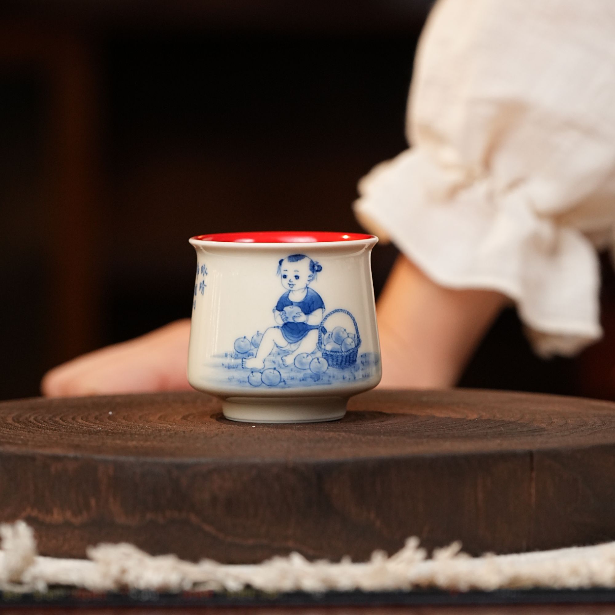 雨香斋宫墙红童子折腰杯-45cc