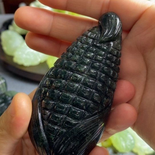 蛇纹石玉未镶嵌手把件