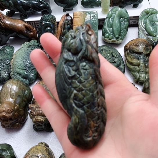岫岩河磨玉（透闪石质玉）把件未镶嵌