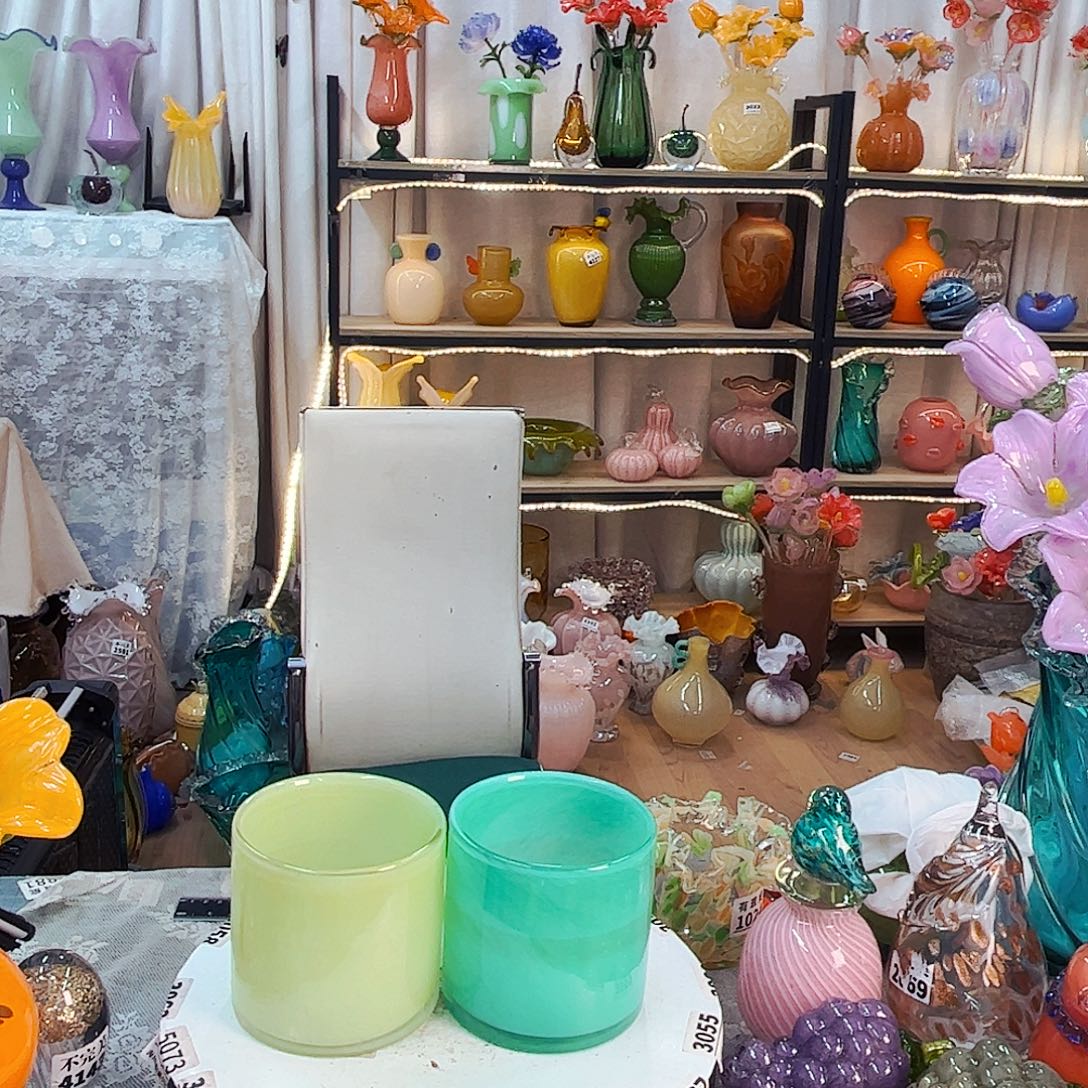 一对套盆福利家悦琉璃工艺品