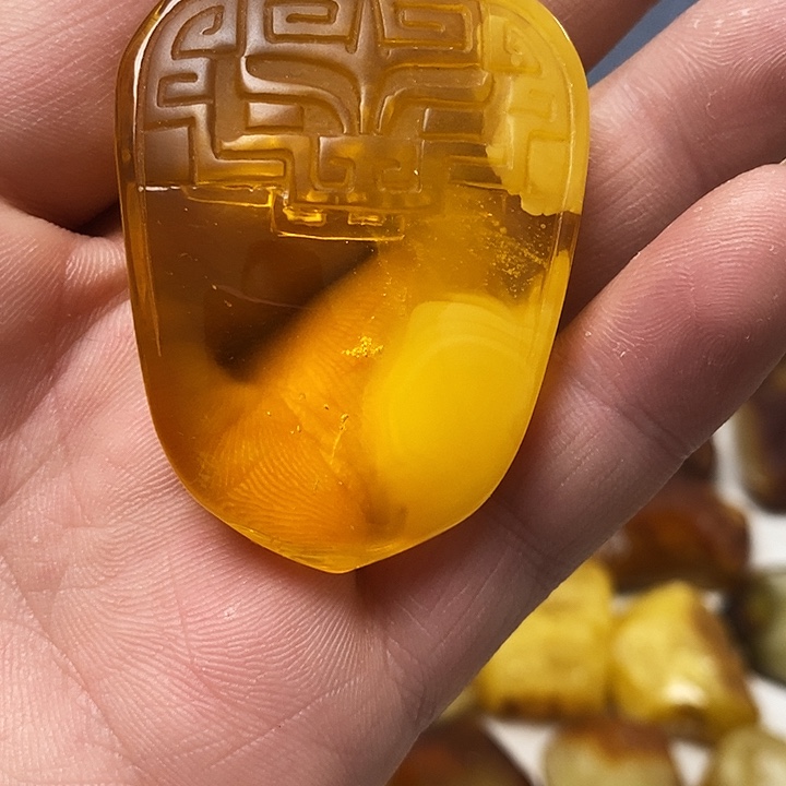 未镶嵌定制蜜蜡蜜蜡吊坠