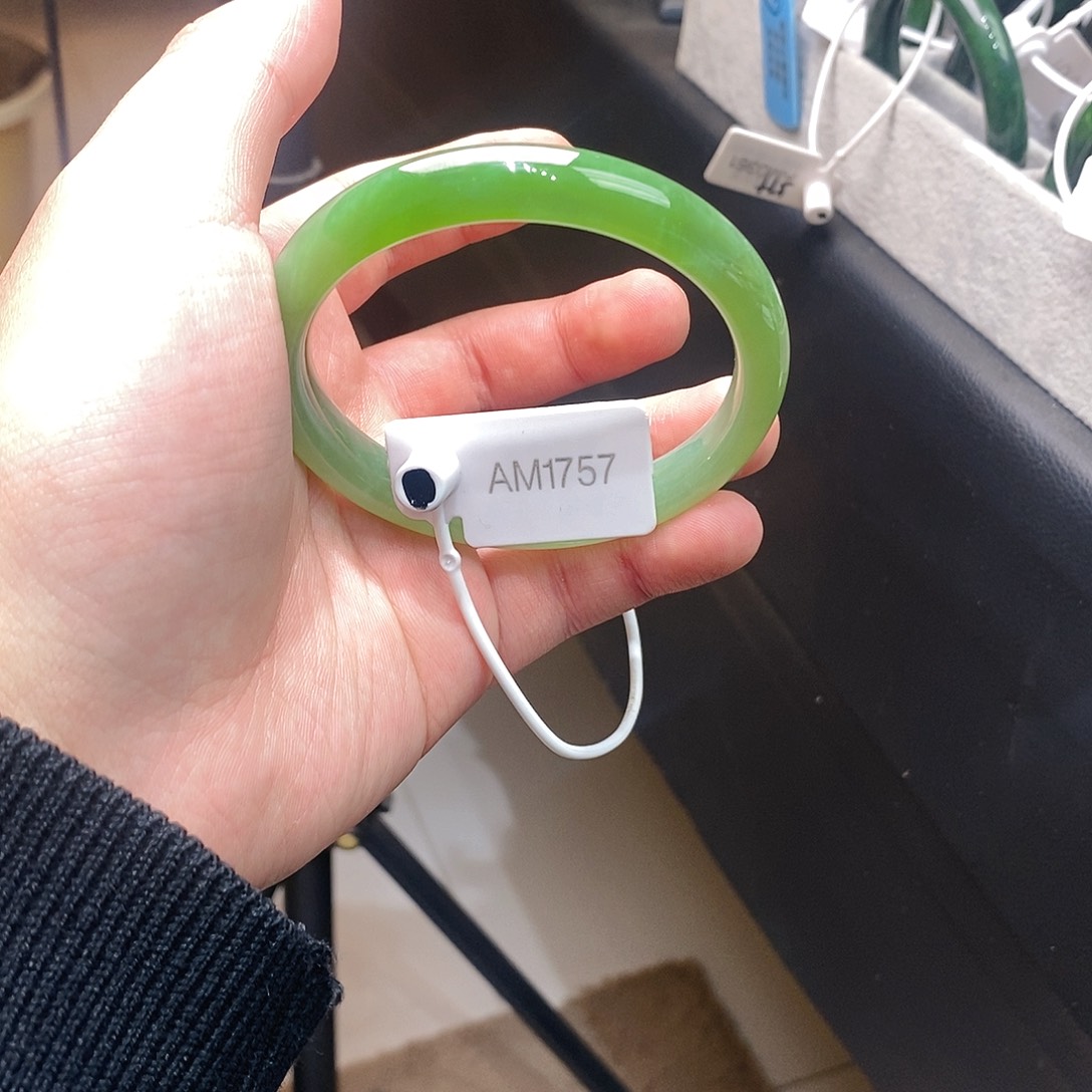 子***青和田玉（碧玉）未镶嵌手镯