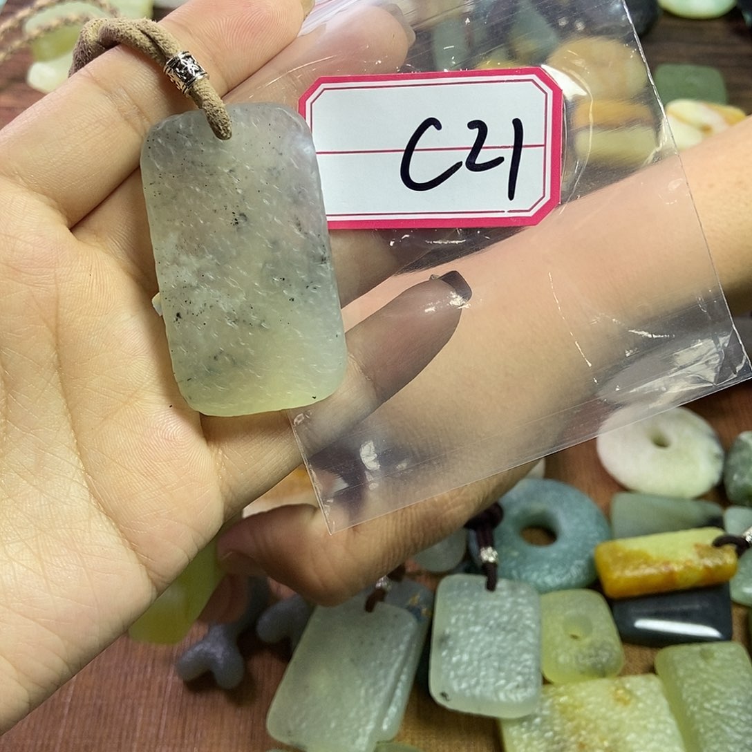 蛇纹石玉手链未镶嵌程**柜