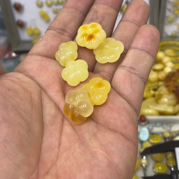 蜜蜡未镶嵌裸石多样性发货其一