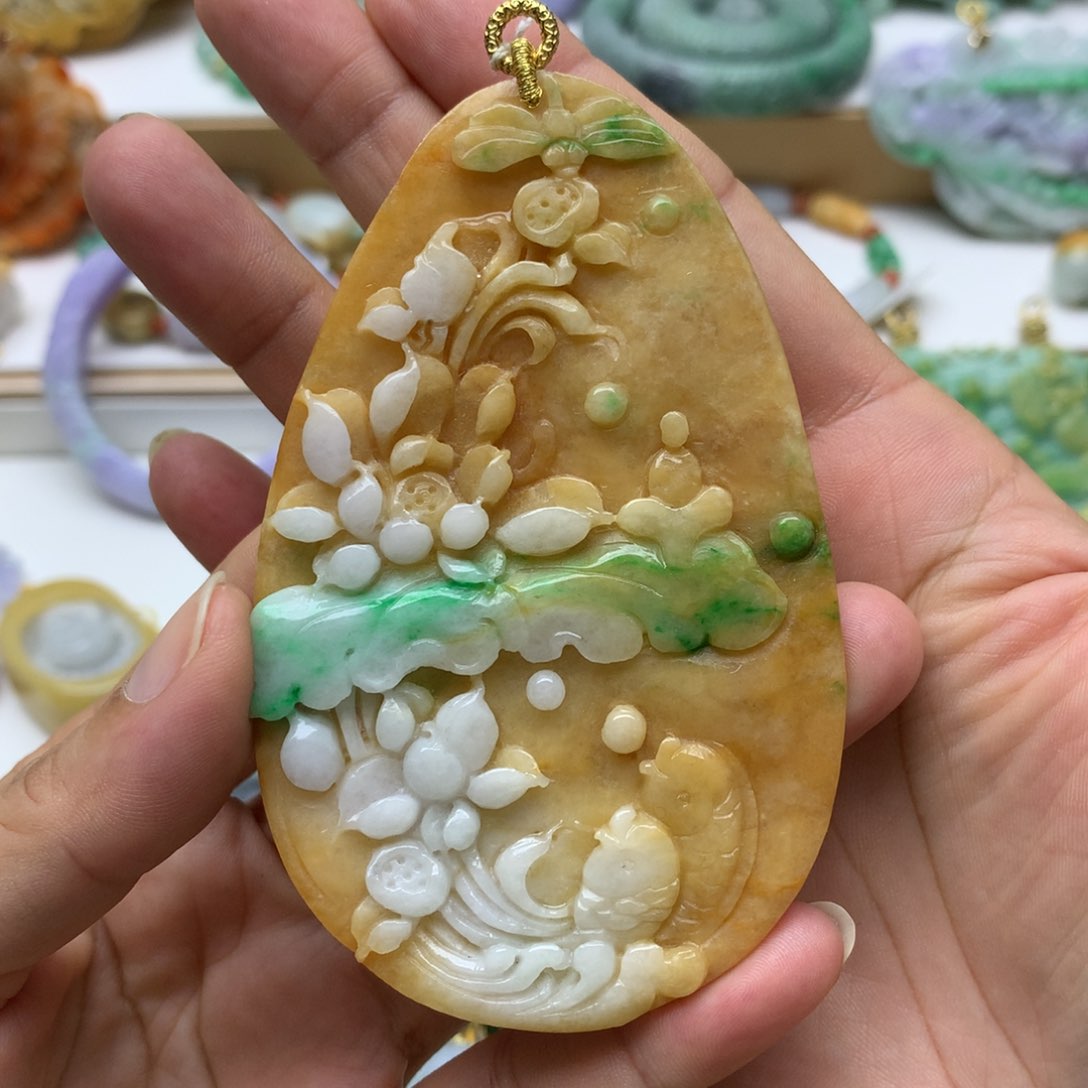 翡翠未镶嵌颈饰翡翠
