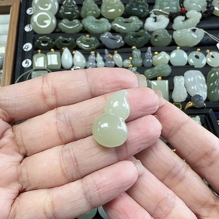 和田玉未镶嵌吊坠(不含链)