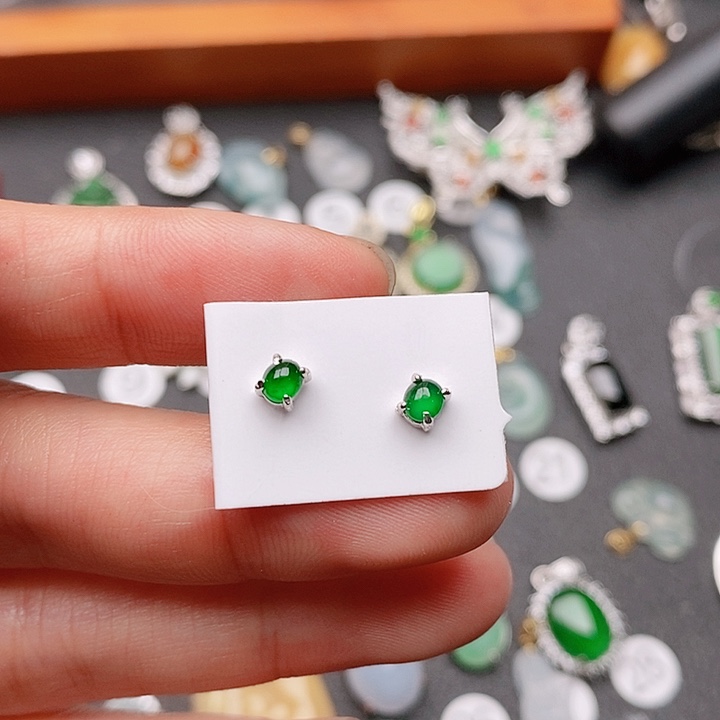 翡翠颈饰银S925镶嵌耳钉