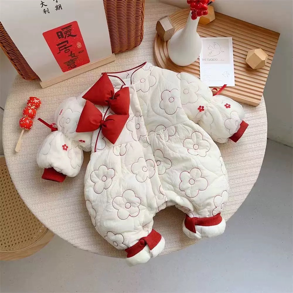 婴儿连体衣服夹棉薄棉秋冬装女宝宝超萌公主洋气保暖棉服外出哈衣
