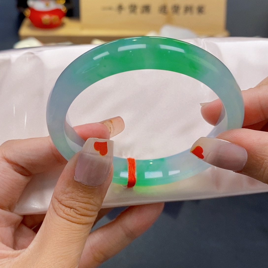 翡翠手镯未镶嵌10号定金