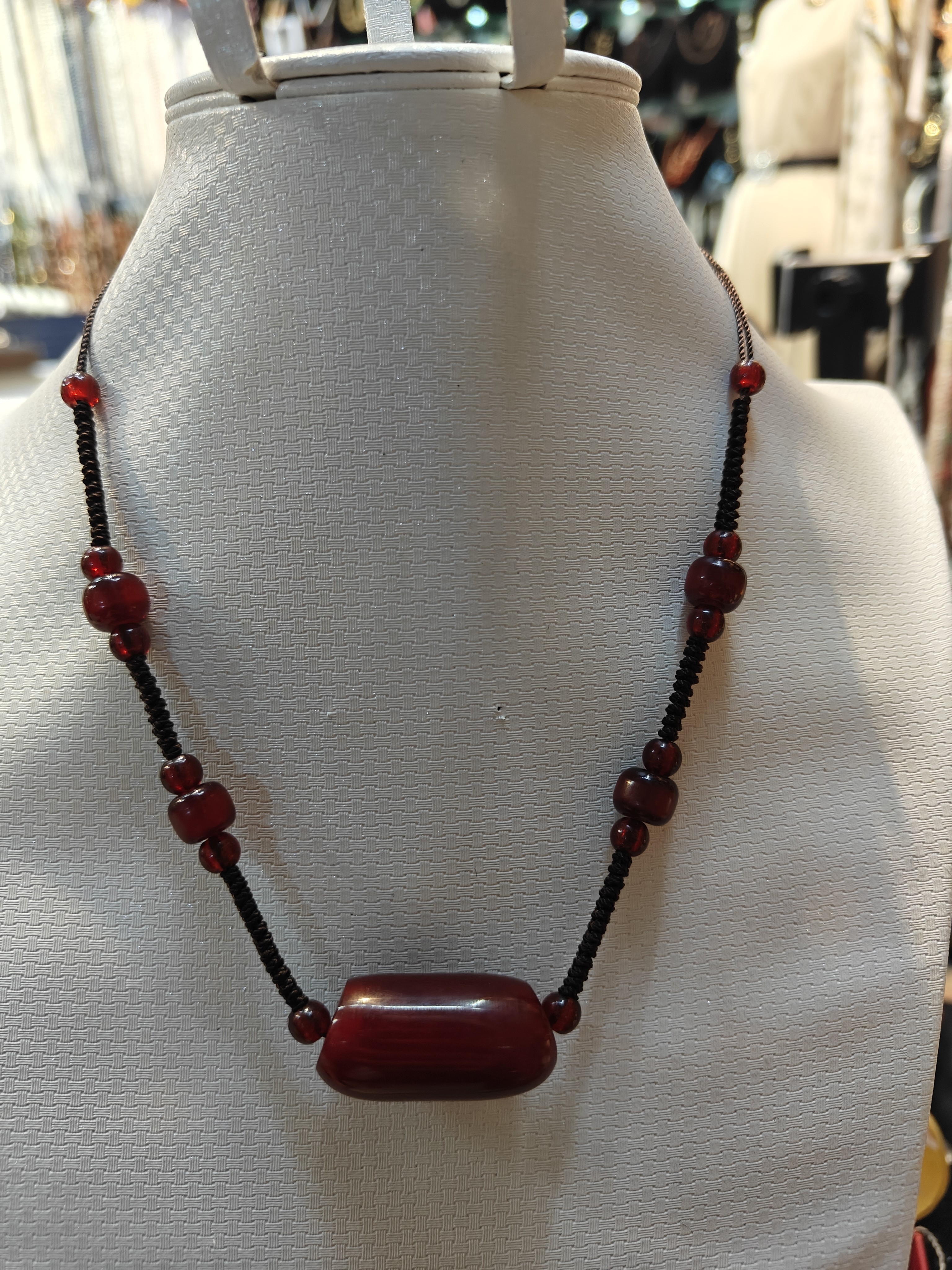 不锈钢项链 非常美丽的珊瑚。 