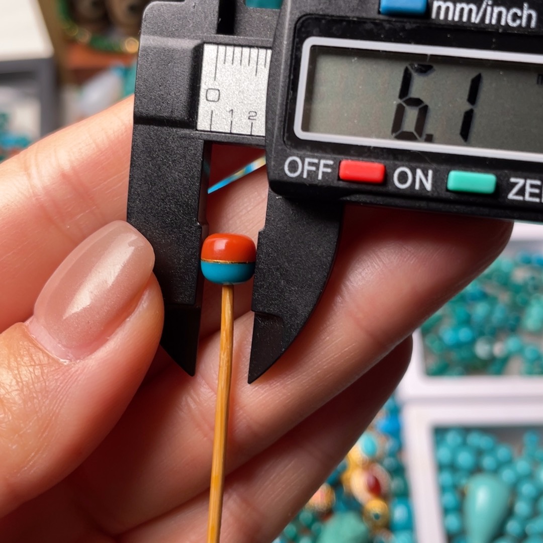 绿松石颈饰未镶嵌