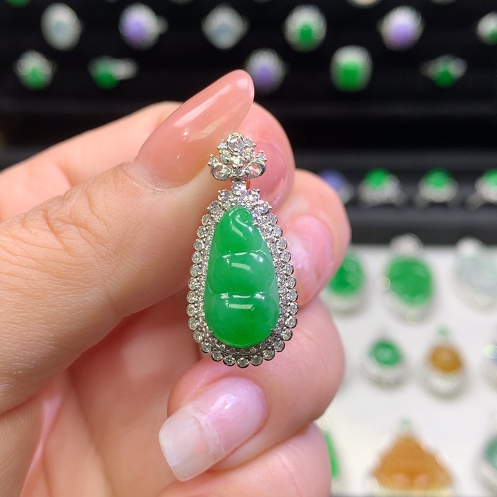 翡翠吊坠(不含链)18K金镶嵌