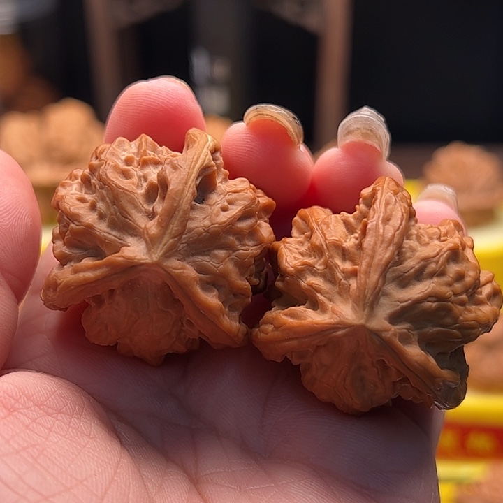 文玩核桃吊坠磐石三棱 精修