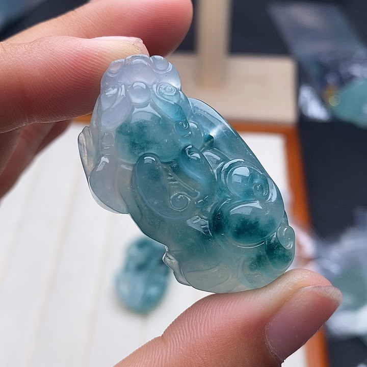 翡翠未镶嵌颈饰173手串