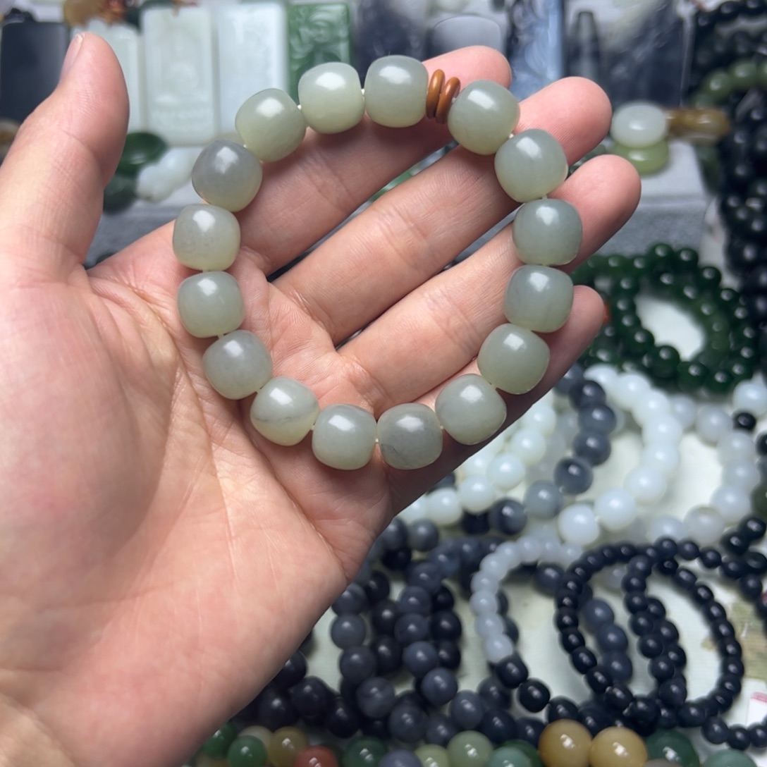 和田玉未镶嵌手串