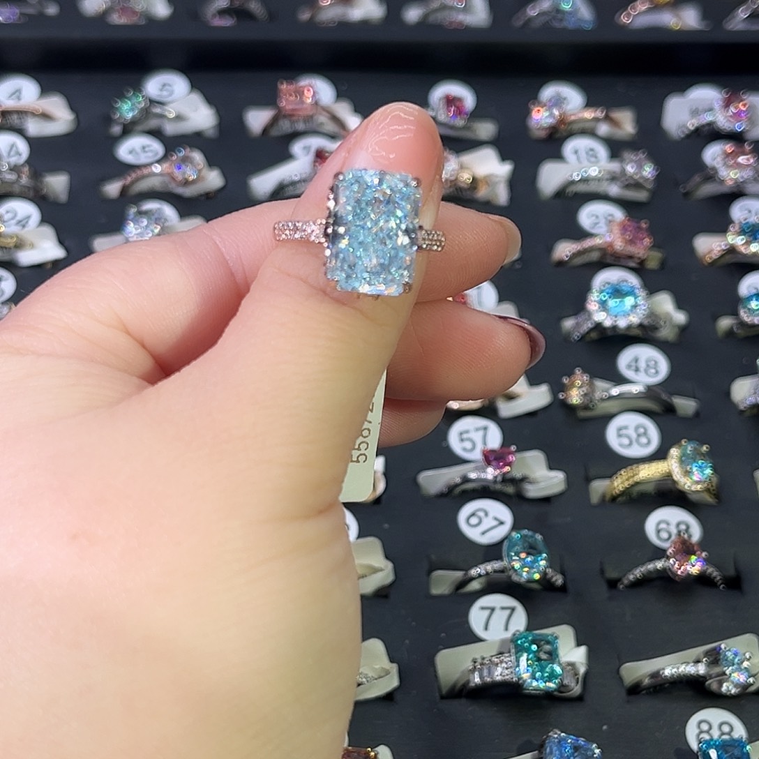 莫桑石非金属SH K枚豪镶长方浅蓝冰花十卡-15.5