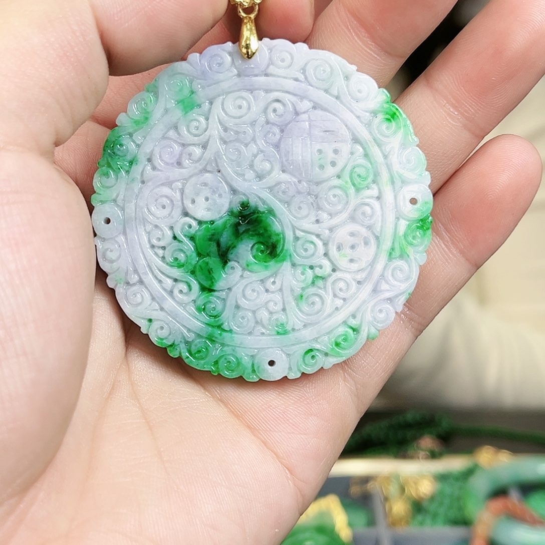 翡翠颈饰未镶嵌吊坠