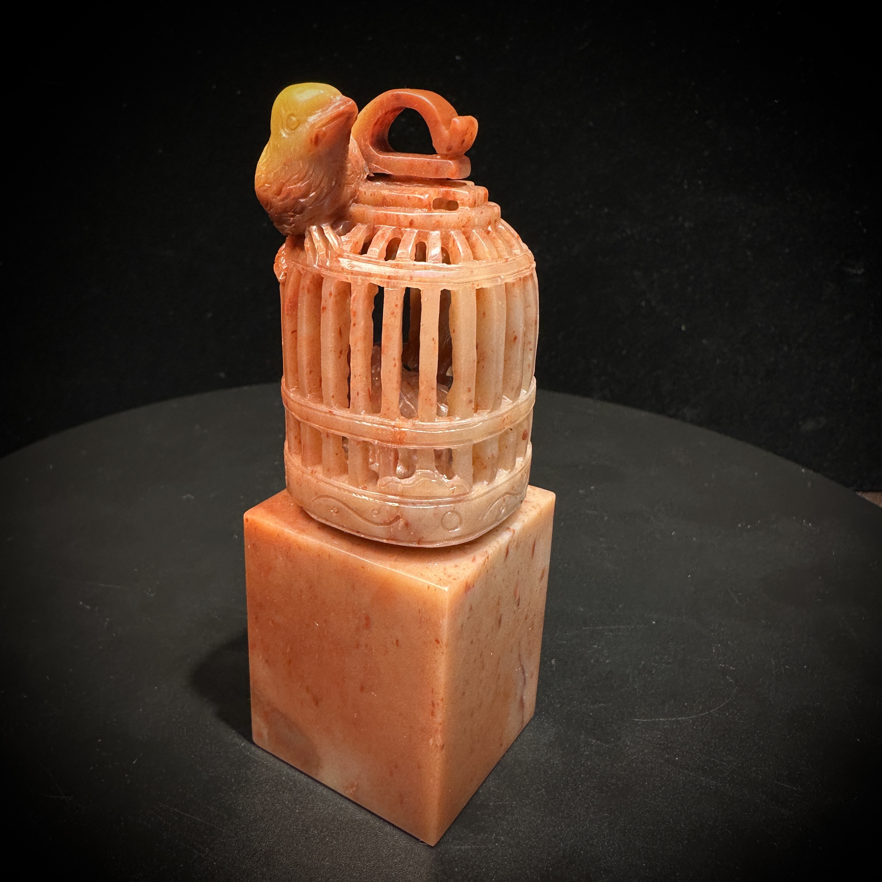 寿山石三彩芙蓉石印章