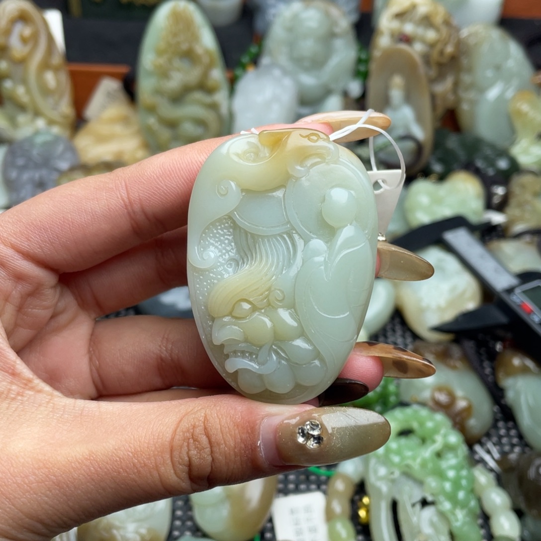 和田玉未镶嵌颈饰