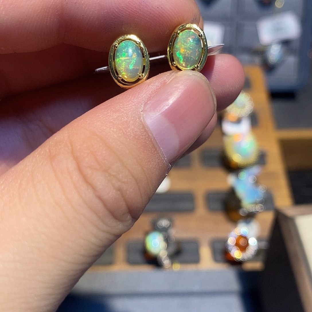 欧泊欧泊耳钉银S925镶嵌