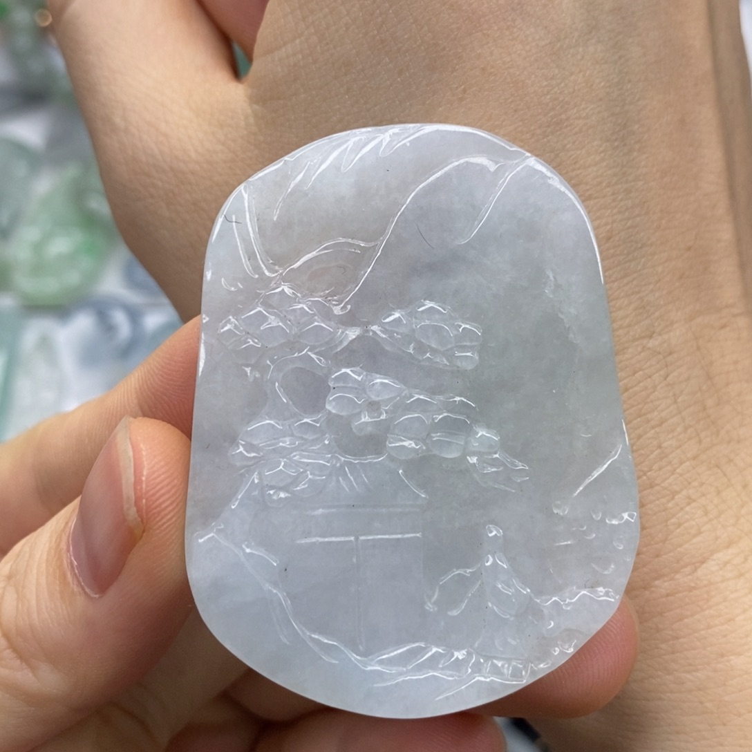 翡翠未镶嵌颈饰山水