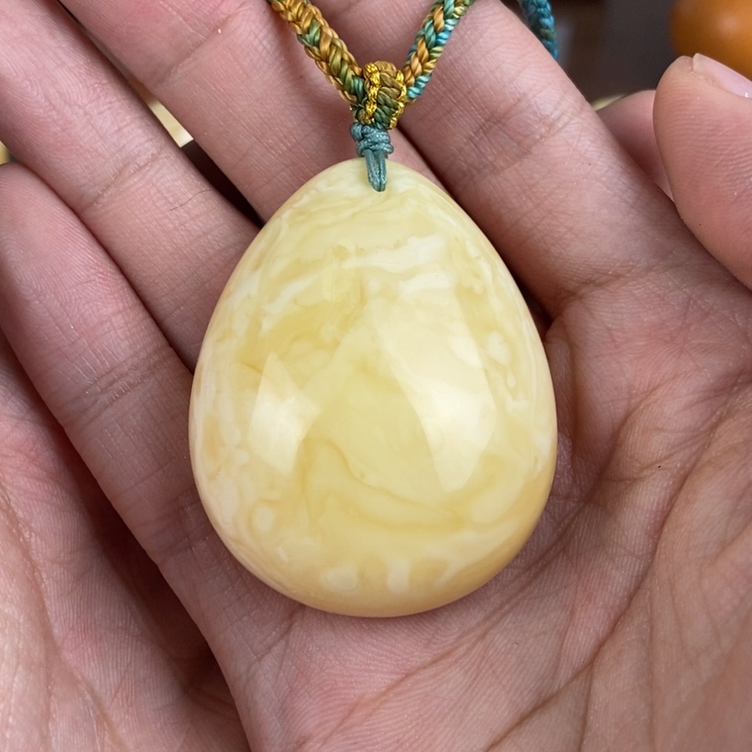 琥珀裸石未镶嵌蜜蜡