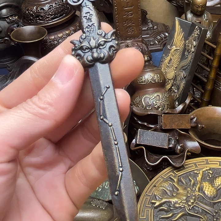 精美铜器批发档口