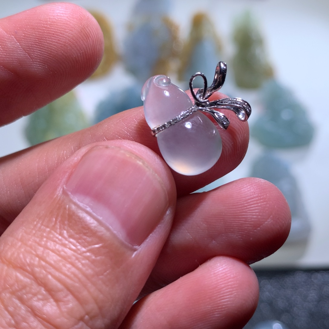 定制翡翠未镶嵌挂件