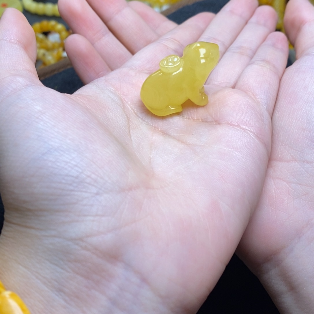 琥珀未镶嵌裸石蜜蜡