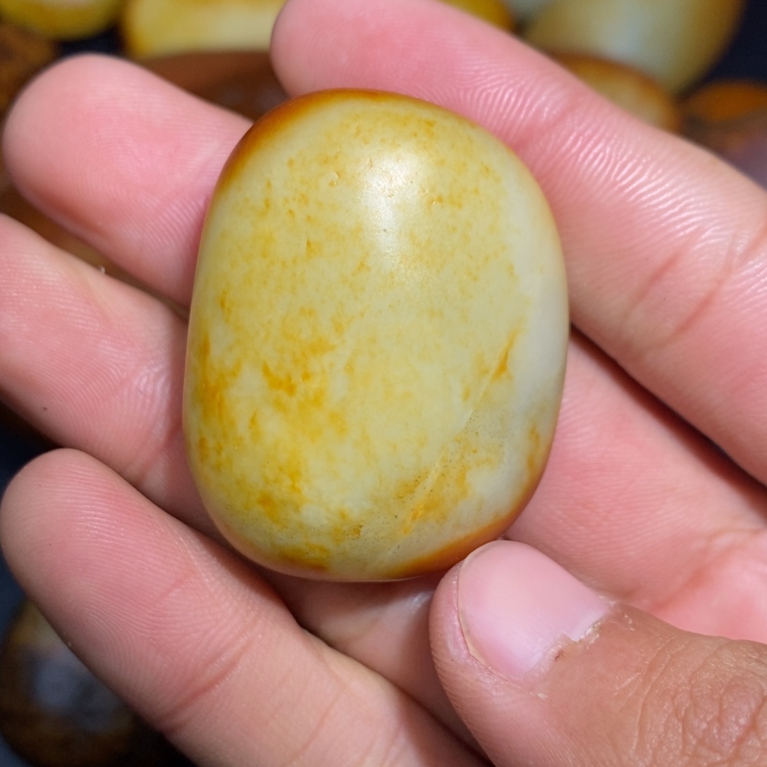 和田玉未镶嵌珠宝奇石