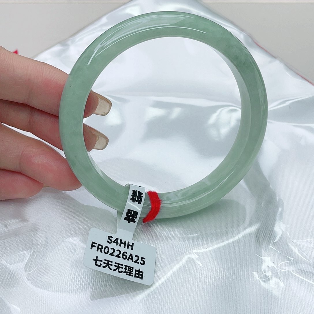 翡翠手镯未镶嵌正58.6