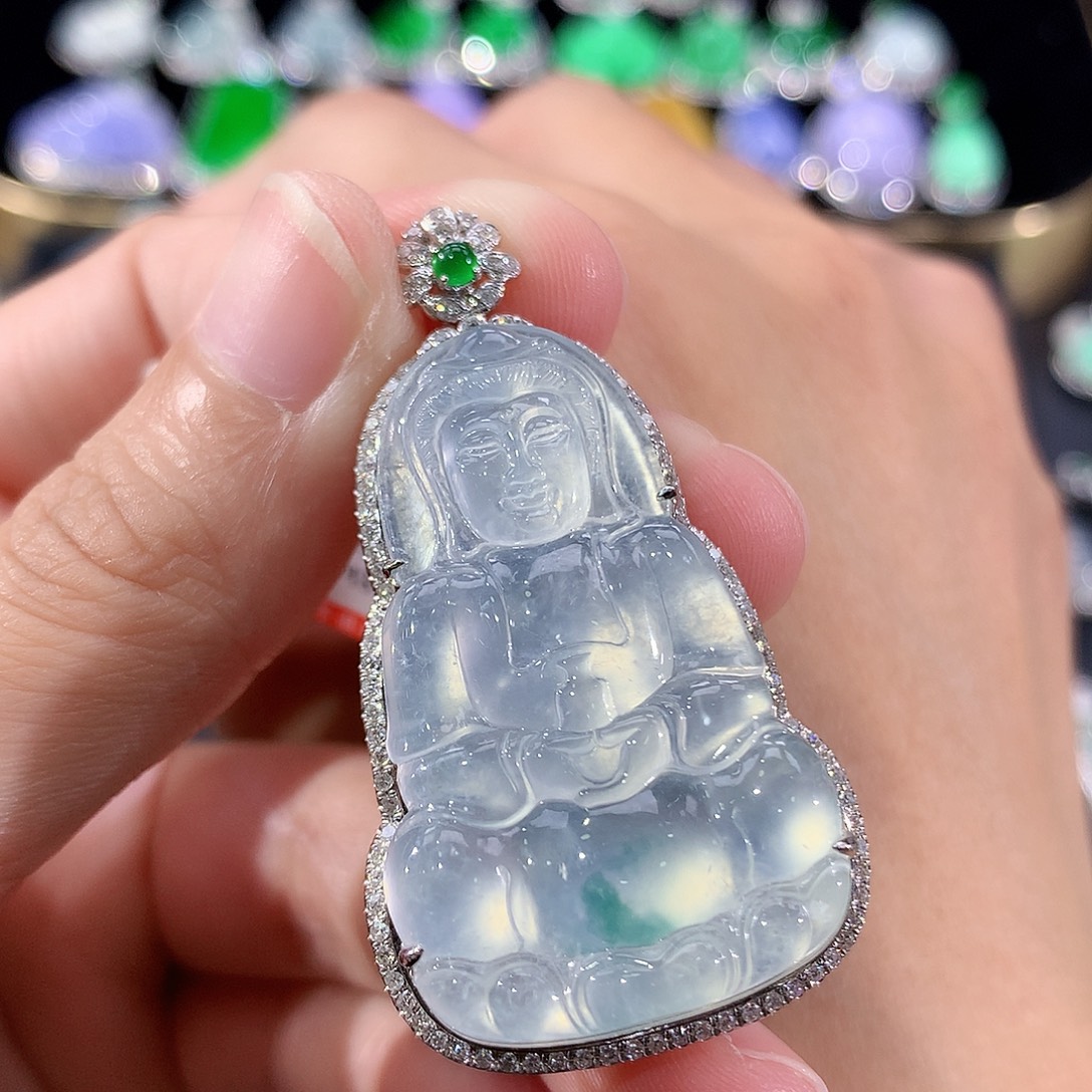 翡翠18K金镶嵌颈饰