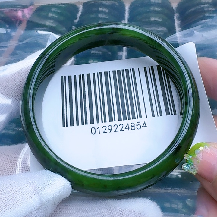 和田玉（碧玉）手镯未镶嵌5960包容