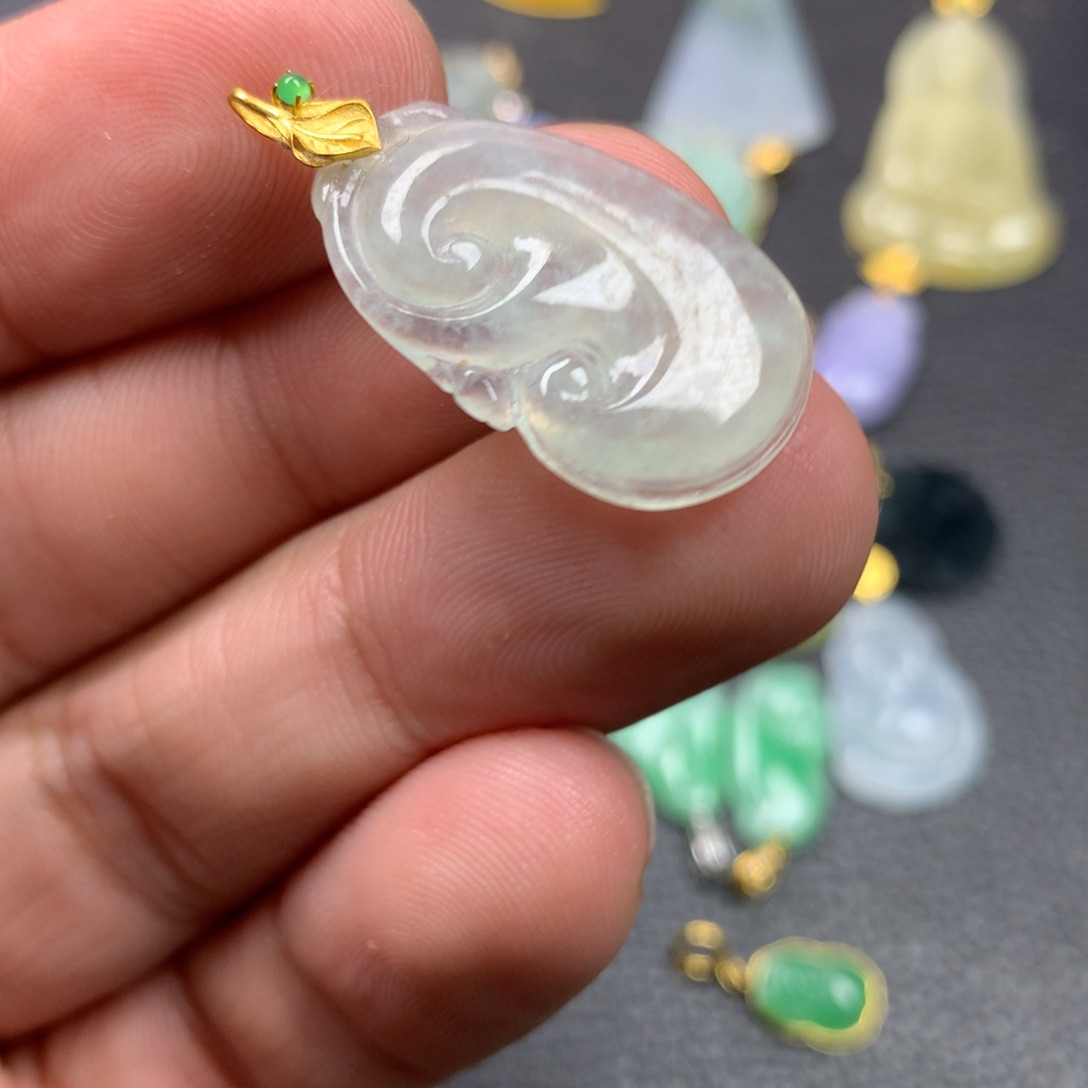 【闪购商品】颈饰18K金镶嵌翡翠翡翠