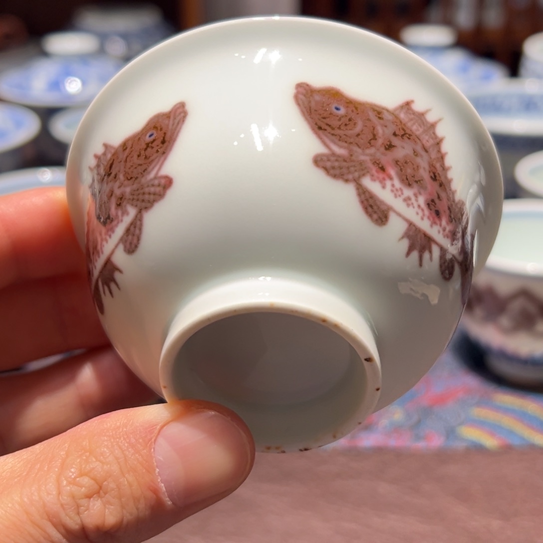 杯青花釉里红三面鳜鱼撇口杯口径8.5厘米