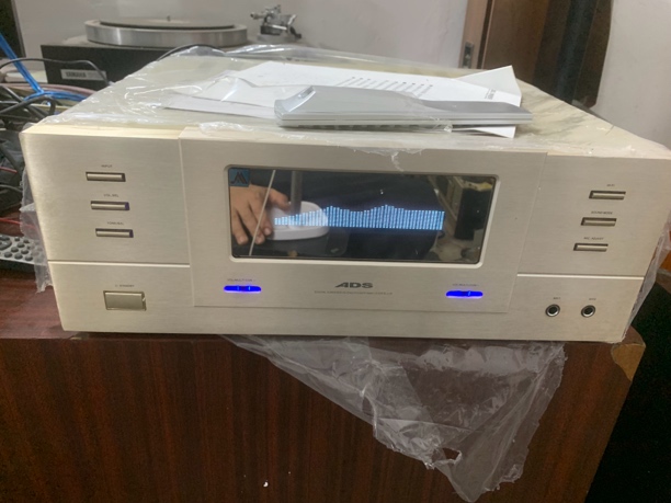 9新  二手ADS功放机，带摇控器，不包邮