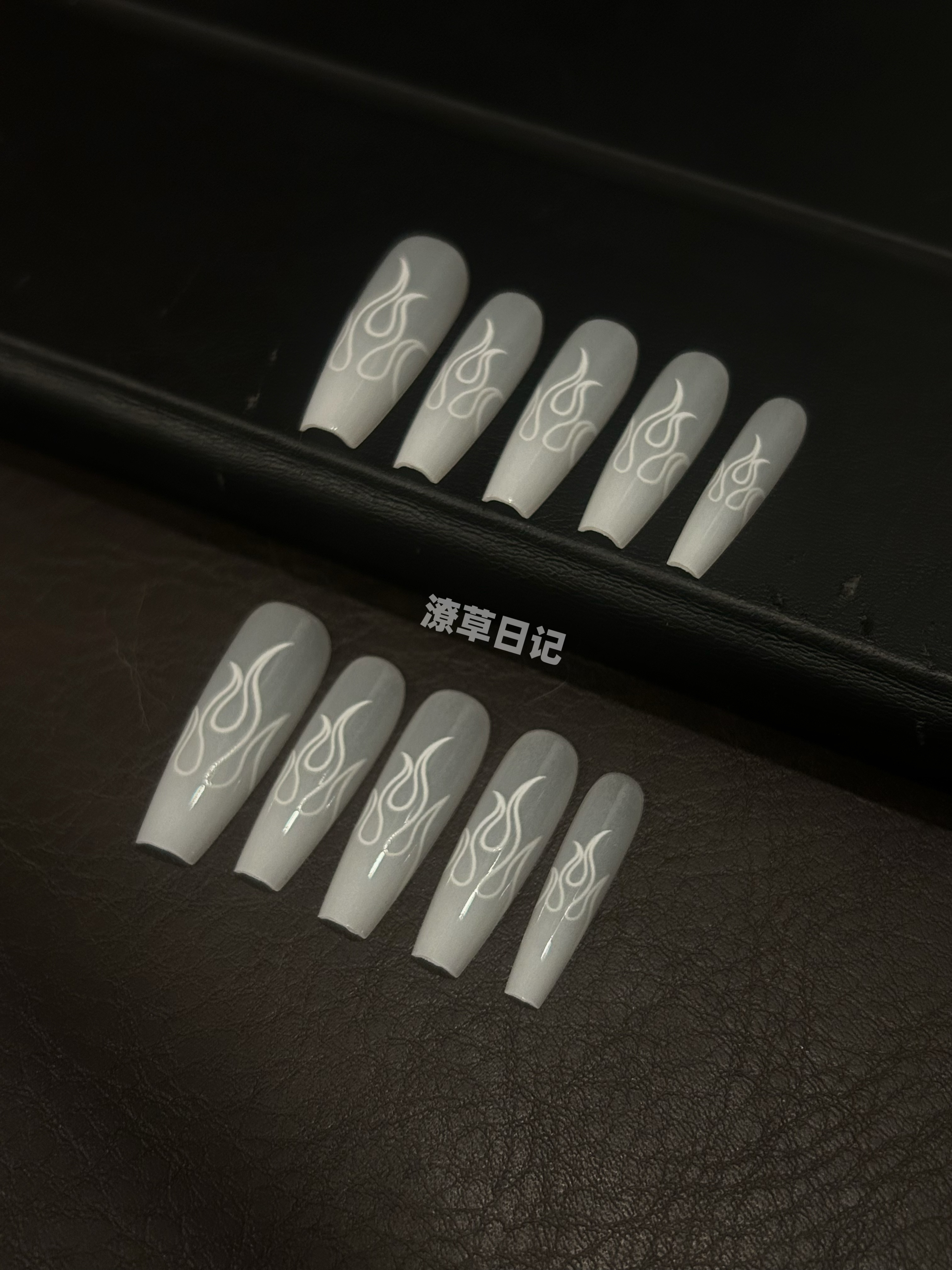 白色小火焰欧美风ins夏日穿戴式美甲10片装