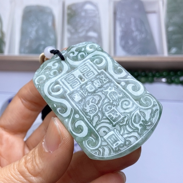 翡翠未镶嵌颈饰翡翠