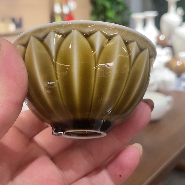 黄釉莲瓣手工制作