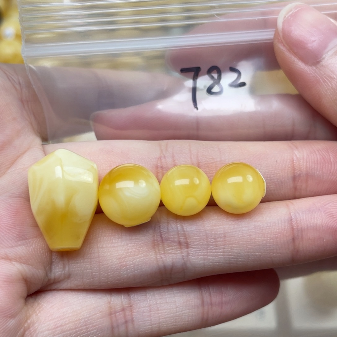 蜜蜡裸石未镶嵌蜜蜡13+12+10