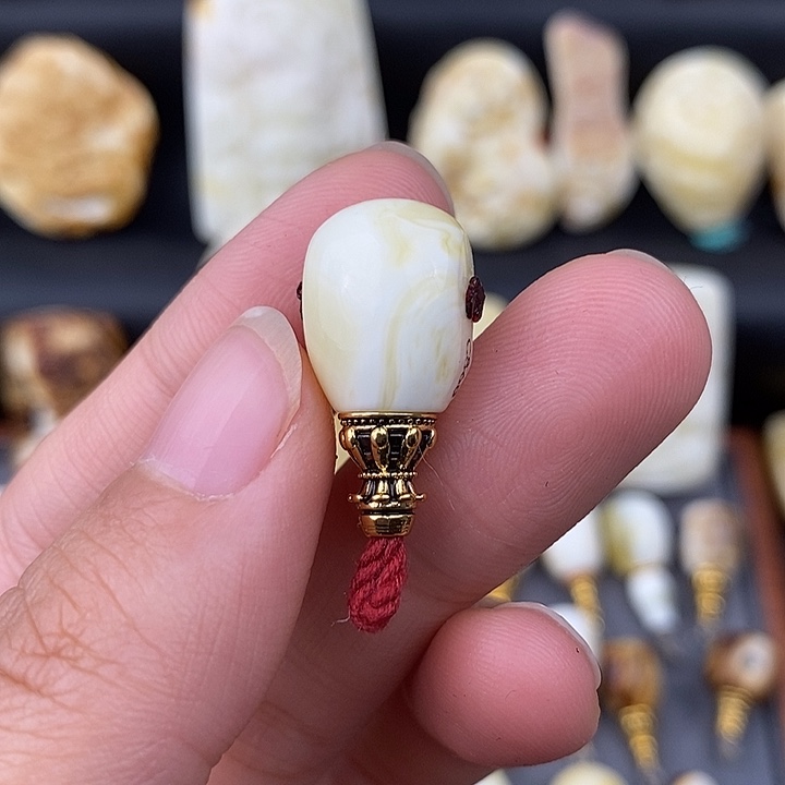 琥珀未镶嵌裸石11三通c868