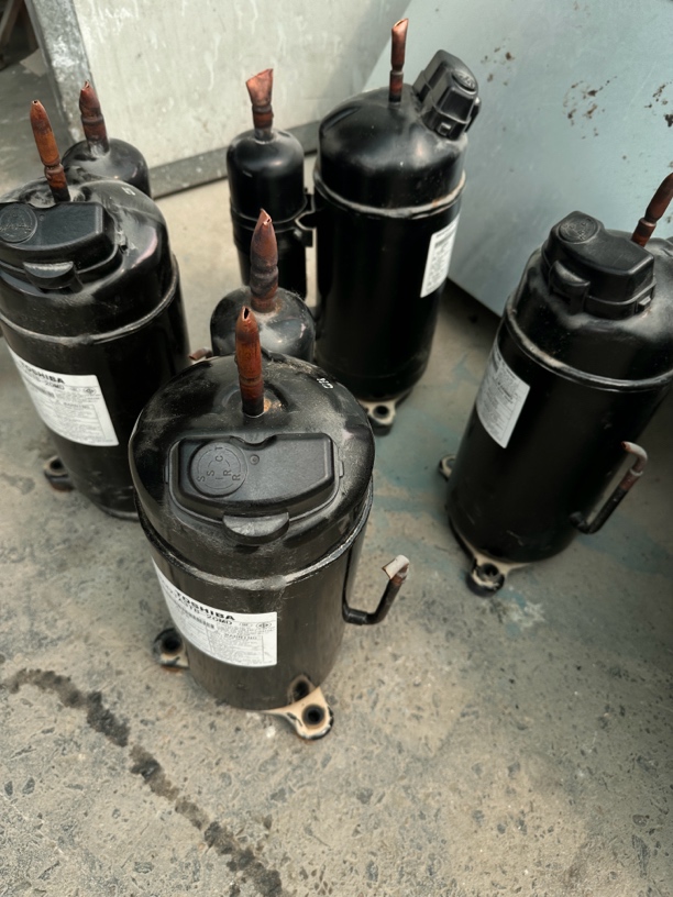 8新 TOSHIBA/东芝 二手拆机压缩机1004，1204，1604型号的压缩机