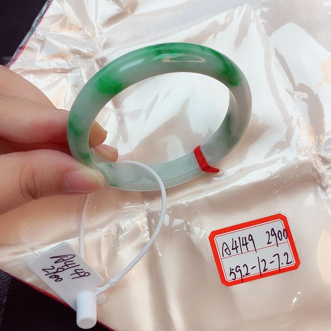 翡翠未镶嵌手镯缅甸翡翠