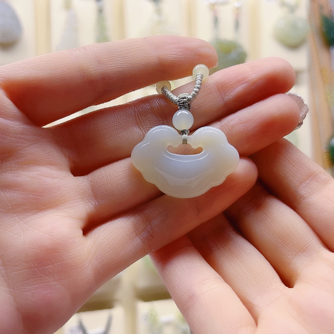 烦****和田玉未镶嵌吊坠(赠链)