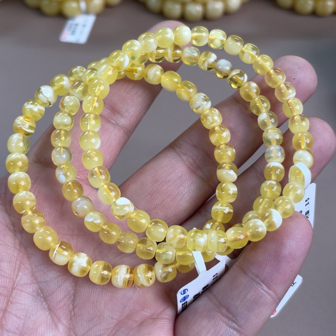 琥珀裸石未镶嵌140多样性发其一