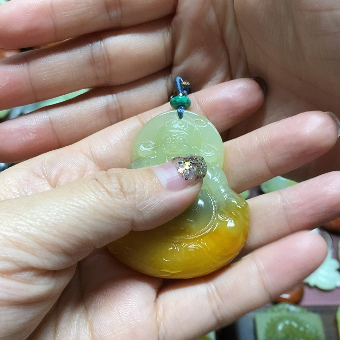 匠***店岫玉未镶嵌吊坠(赠链)